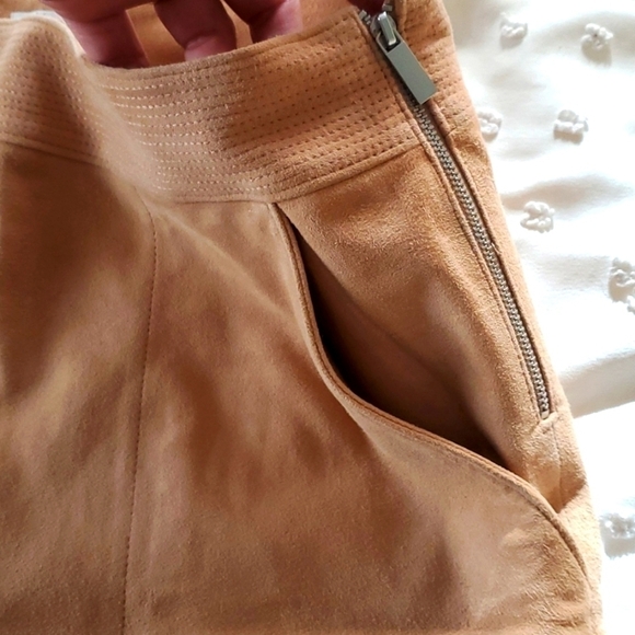 NWOT Joie goat leather mini skirt in camel color size 6 - Picture 6 of 10